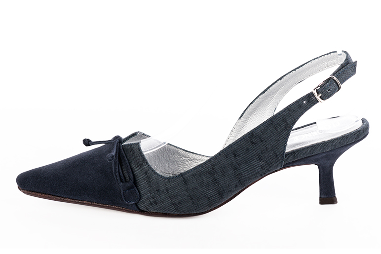 Navy blue women's open back shoes, with a knot. Tapered toe. Medium spool heels. Profile view - Florence KOOIJMAN